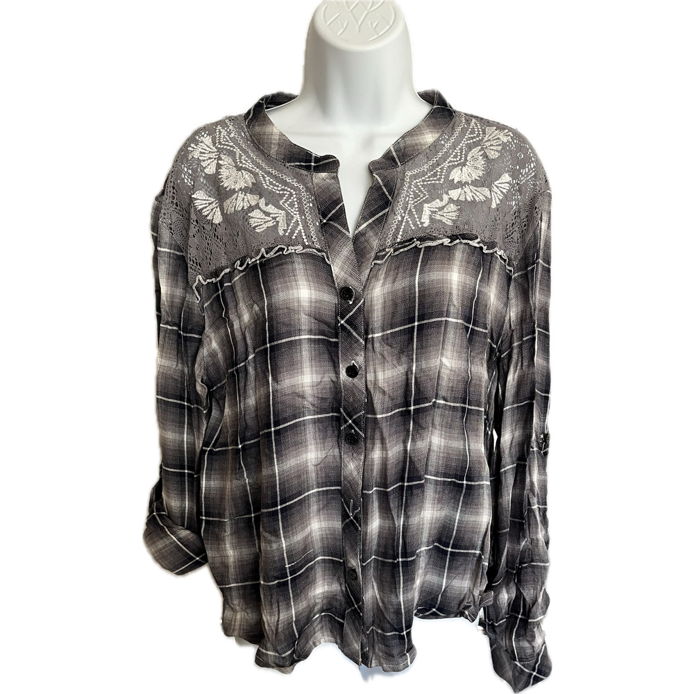 Hazel Lisa plaid long sleeve lace button up top black white medium NWT